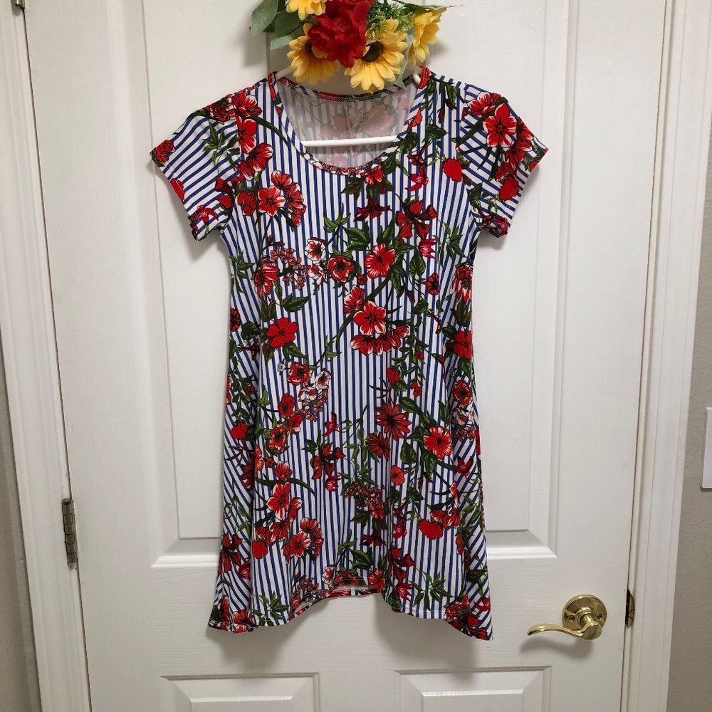 Super-soft Floral & Striped Short-Sleeve Tunic